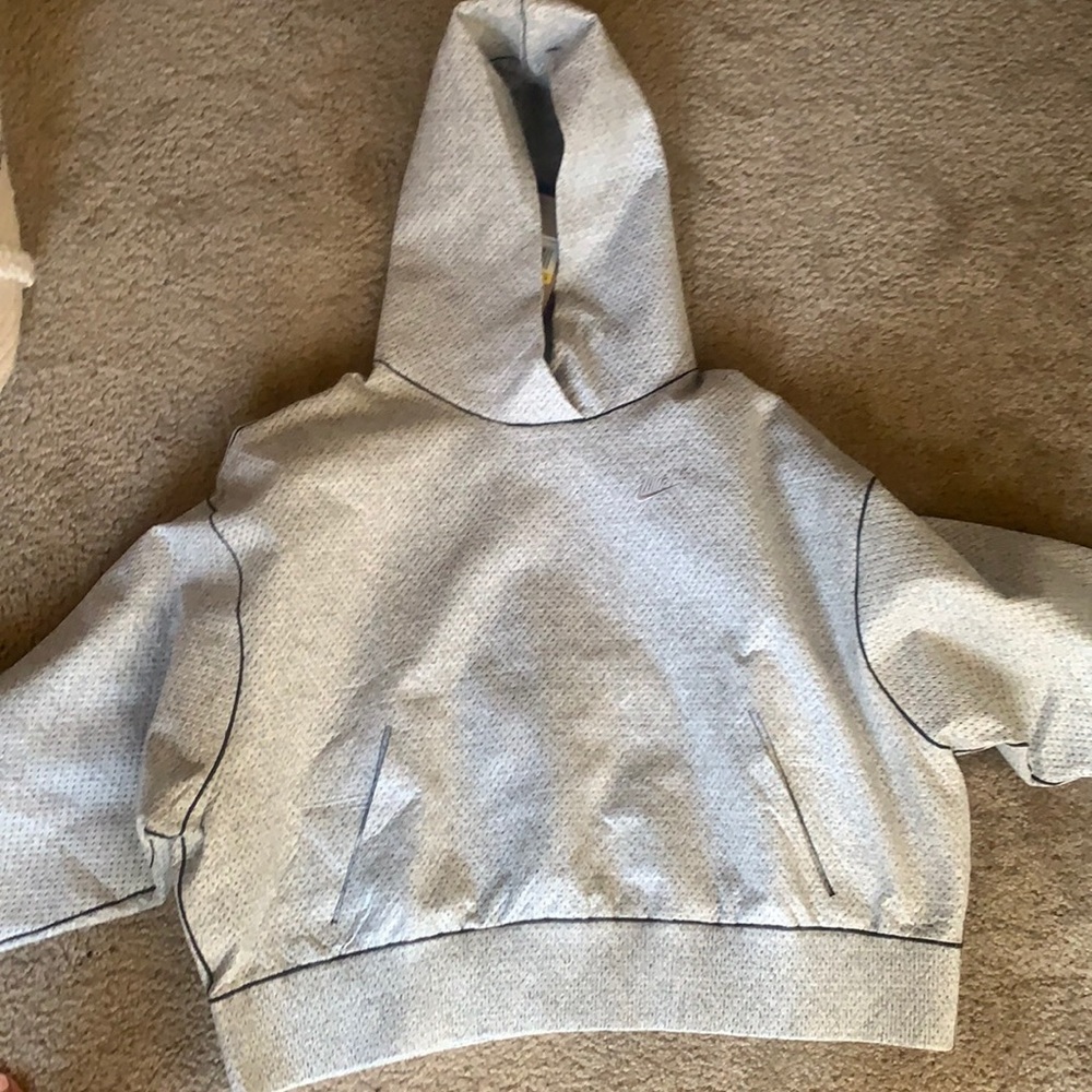 Cropped Nike hoodie